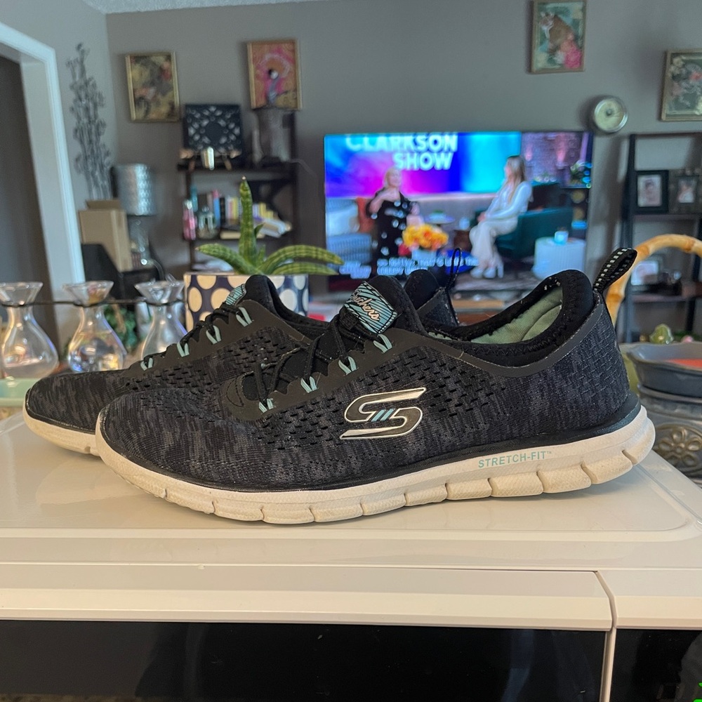 Skechers Stretch-Fit Sneakers Size 7